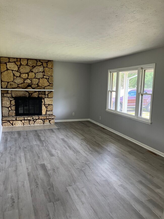 Photo - 410 E Shay St