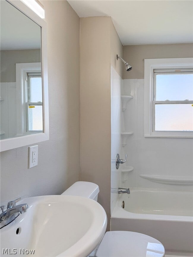 Photo - 642 Broadway