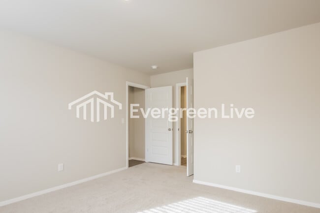 Photo - 2575 E Meramec St