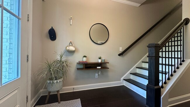 Photo - 1070 Aster Rd
