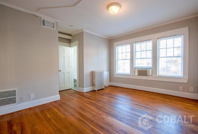 Building Photo - 674 Somerset Terrace NE Unit 4