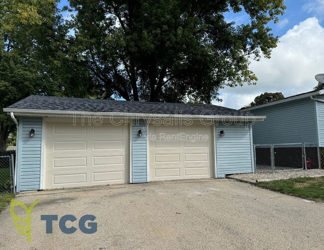 Photo - 1802 Herbert St