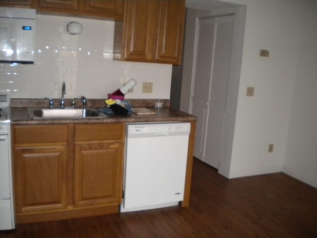 Building Photo - 1 Memory Ln Unit 8 Memory Ln Rental