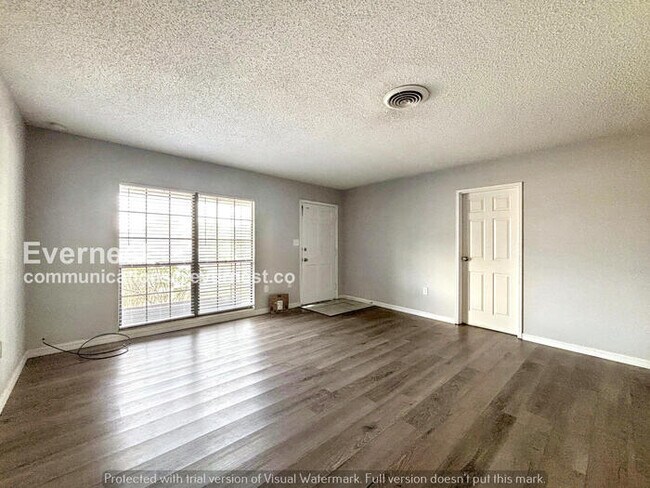 Photo - 2112 Wolf Rd