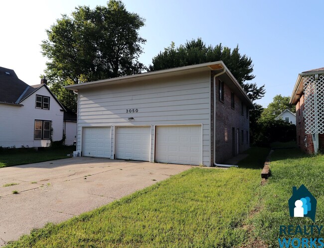 Building Photo - 3050 Q St Unit Apt. A