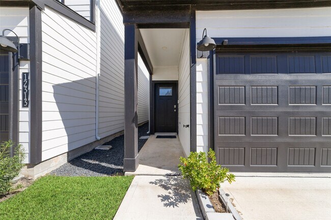 Photo - 12315 Churchill downs Dr