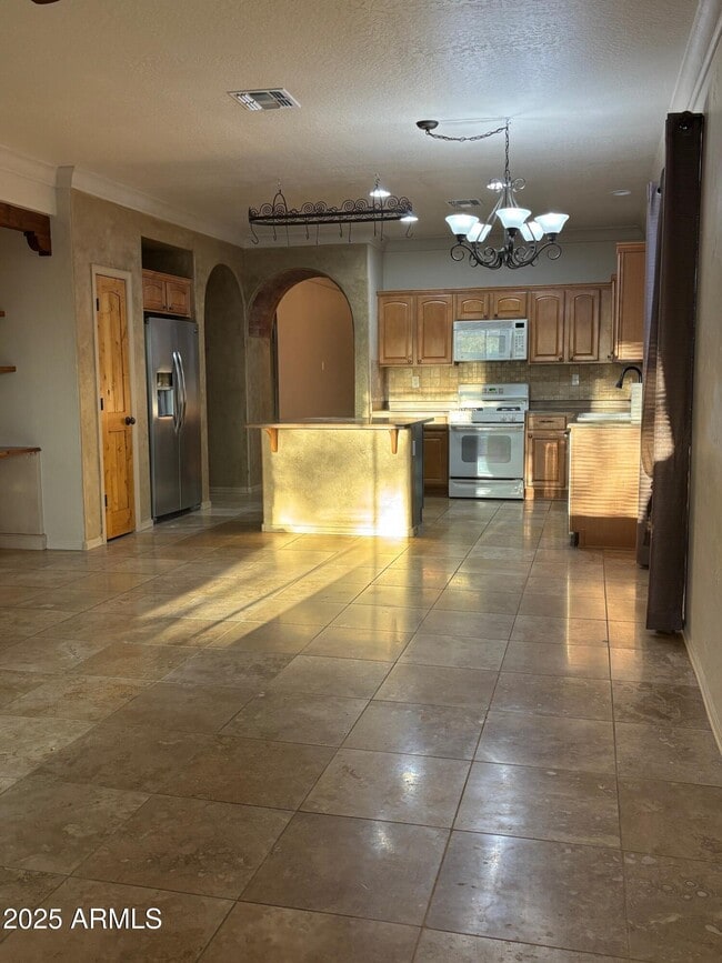 Photo - 39624 N Messner Way