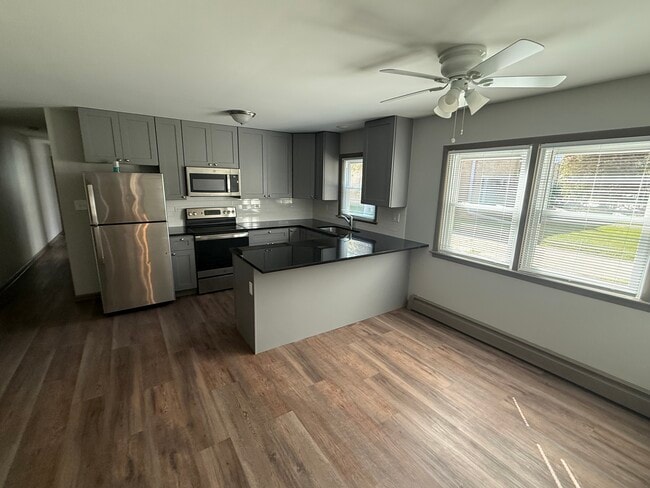 Building Photo - 4605 Maple Ave Unit #2 Rental
