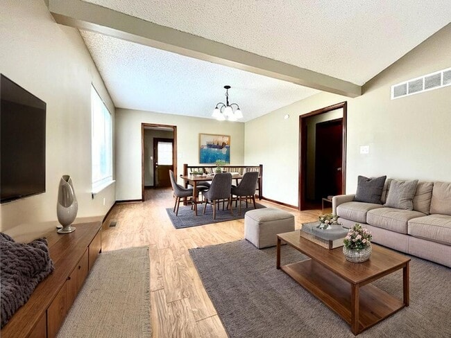 Photo - 208-210 NW Monroe St Townhome