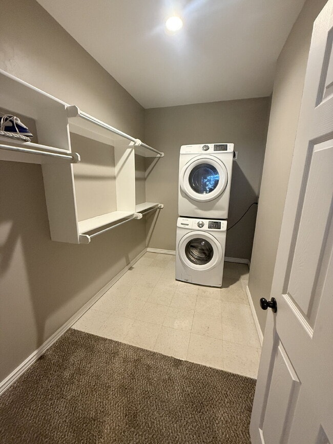 Photo - 1 Bed, 1 Bath Townhome Near Asian District Unit Apt. B