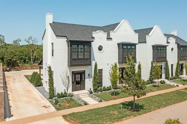 Photo - 18817 Selah Wy