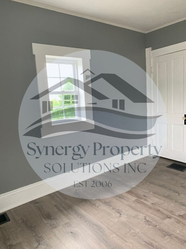 Photo - Lexington Ave 137 - 137 1/2 Unit 137-1/2