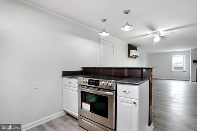 Photo - 205 S Princess St Unit 200