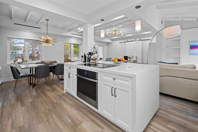 Photo - 90 NE 106th St