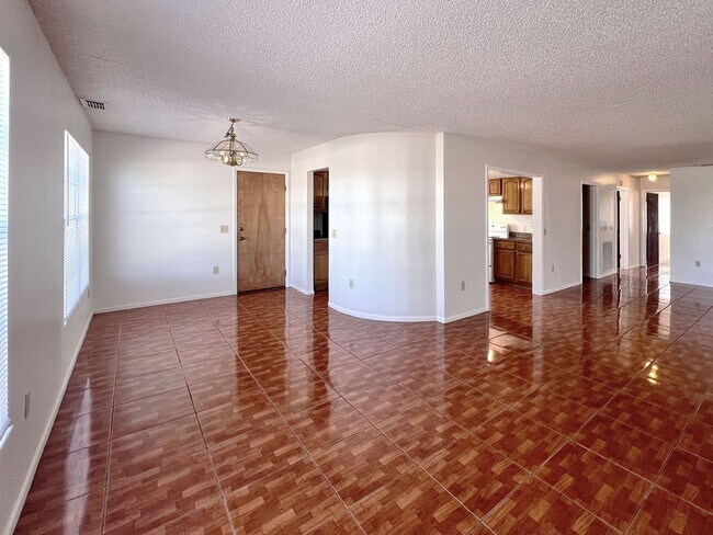 Photo - Spacious 3-Bedroom, 2-Bathroom in Winter H...