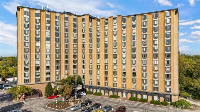 Building Photo - 1 Renaissance Pl