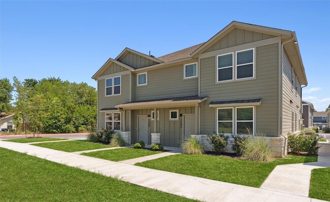 Building Photo - 523 Powell Dr