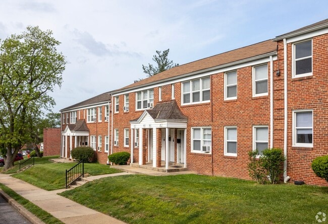 Photo - Oaklee Village Apartments