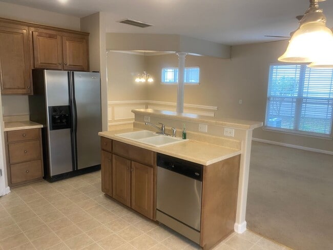 Photo - In the Heart of The Hill