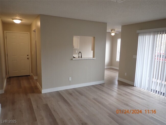 Photo - 4571 Carriage Park Dr