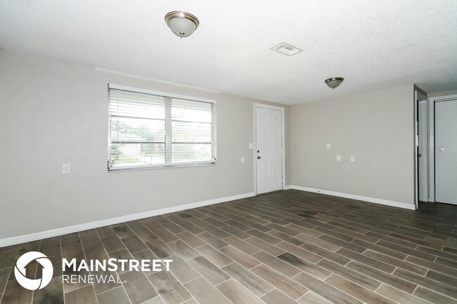 Photo - 5537 Quist Dr