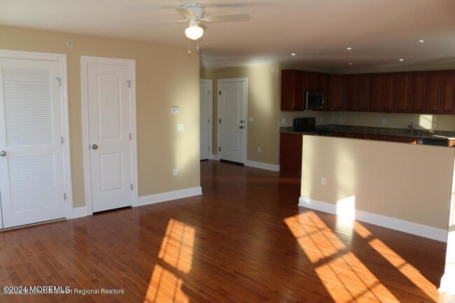 Photo - 256 Mantoloking Rd Unidad 1A