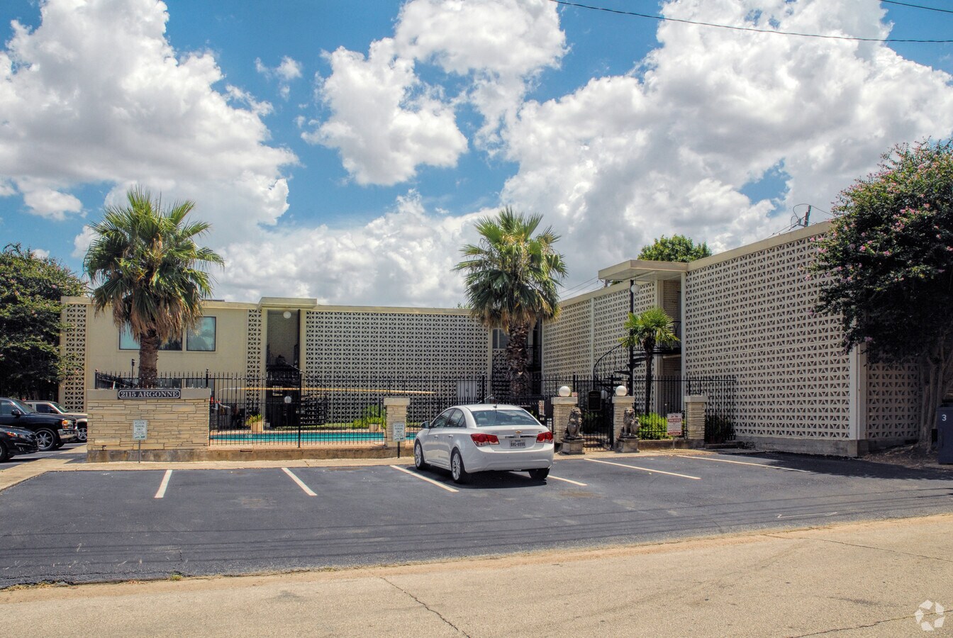 Photo - Argonne Apartments