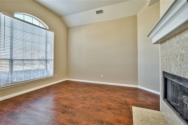 Photo - 4424 Maple Shade Ave