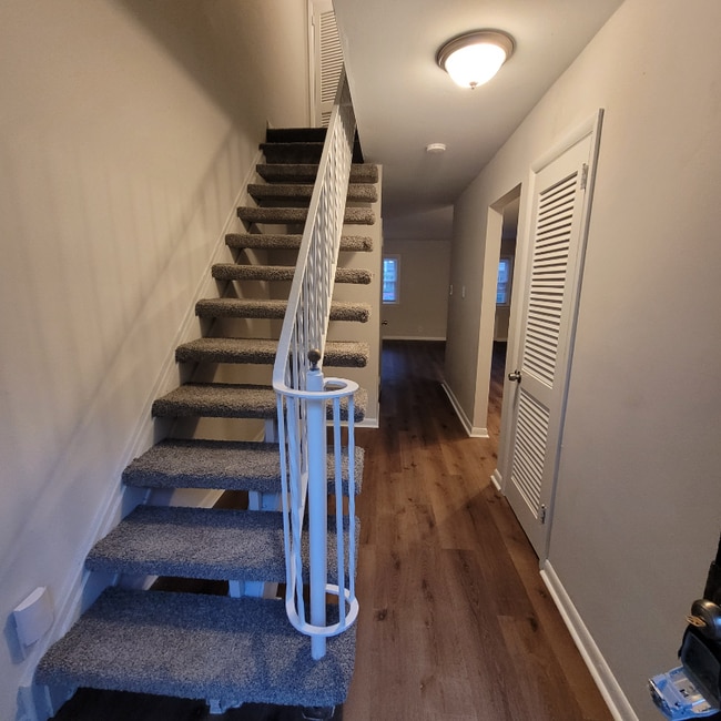 Photo - 1615 Runnymede Rd