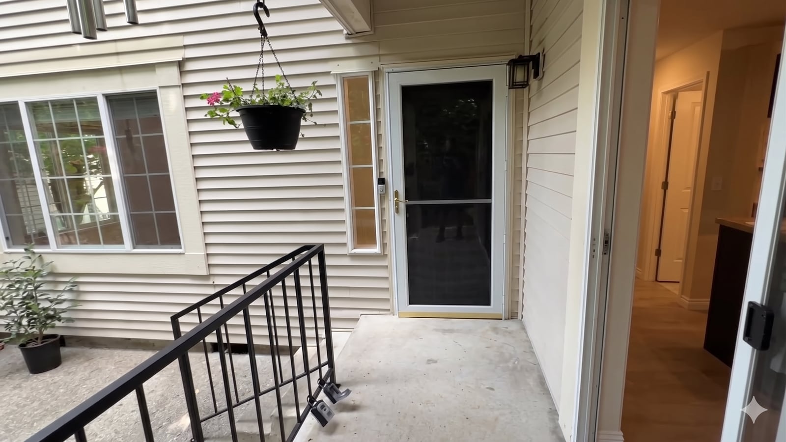 Photo - 10909 Avondale Rd NE Unidad O159