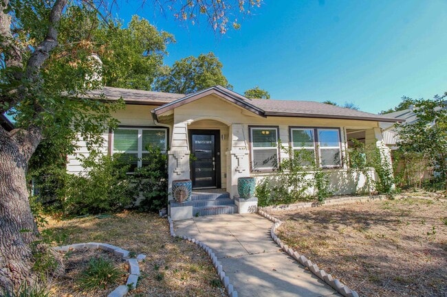 Photo - 931 W Gramercy Pl