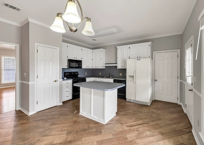 Photo - 5905 Franklin Rd