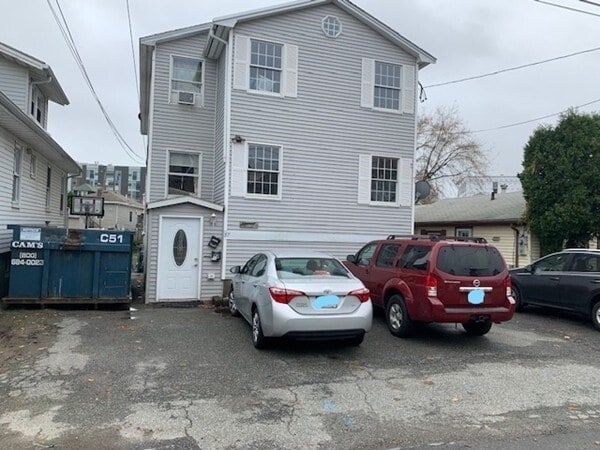 Building Photo - 57 Elliot St Unit 3