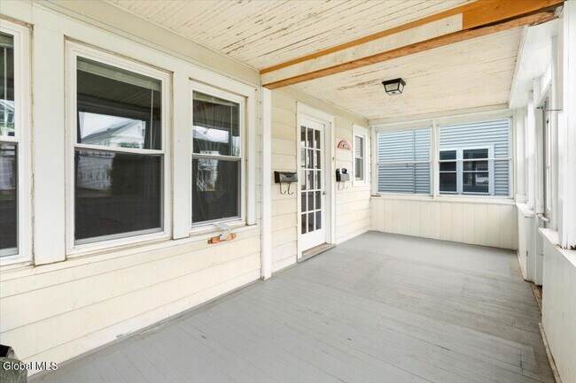 Photo - 4 Edison Ave Unidad #1