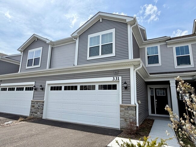 Building Photo - 331 Red Oak Cir