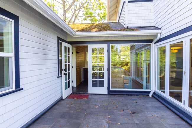 Photo - 6bd/3.75ba Seattle Home