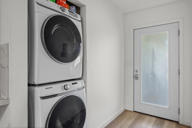 Photo - 4925 Rockford Dr