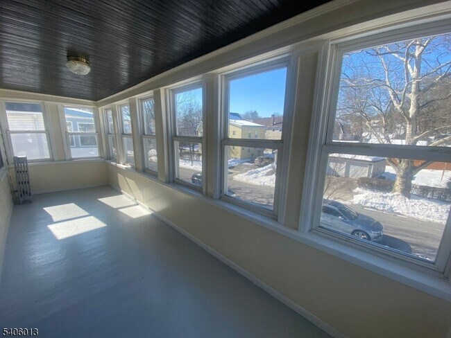 Photo - 133 Willowdale Ave