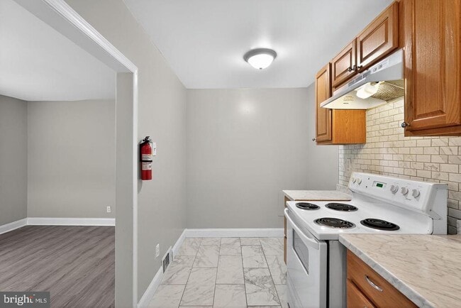 Photo - 1001 Burnside Rd