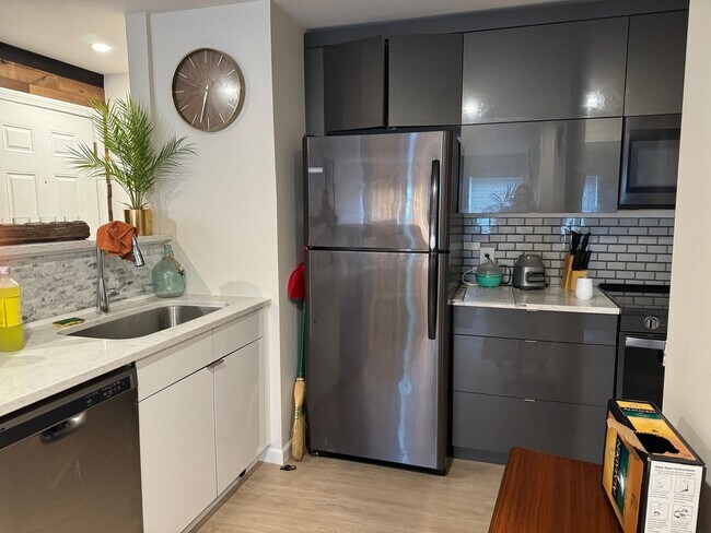 Photo - 1 Bedroom just minutes to DH