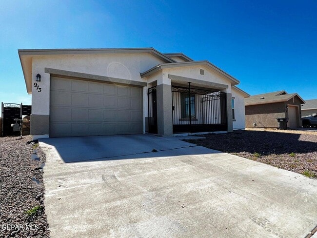 Photo - 913 Galaxia Dr