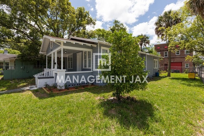 Photo - 350 W 25th St