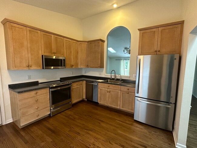 Photo - 4934 Claredon Pl