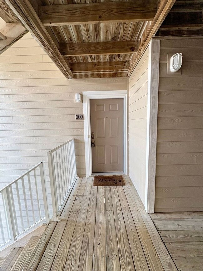 Photo - LARGE 2ND FLOOR CONDO
