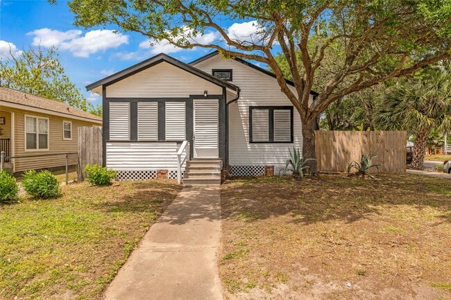 Building Photo - 4102 Ave N Ursuline St