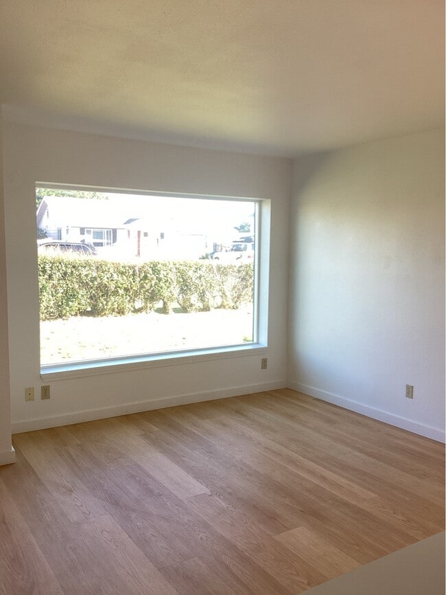 Photo - 1042 SW Elizabeth St