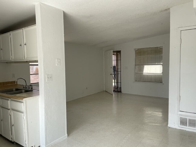 8154 St Andrew Ln Unit C