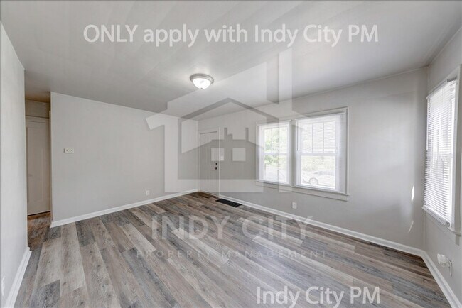 Photo - 1326 N Gladstone Ave