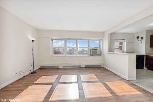 Photo - 4960 N Marine Dr Unit 1011