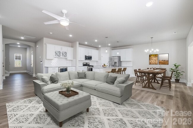 Photo - 2507 Lynbridge Dr